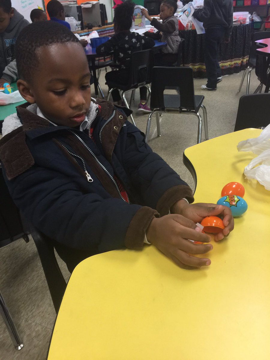 abctchr23's tweet photo. Reading our sight words out of our eggs! @Engelhard_Elem https://t.co/yOItIOVr4r