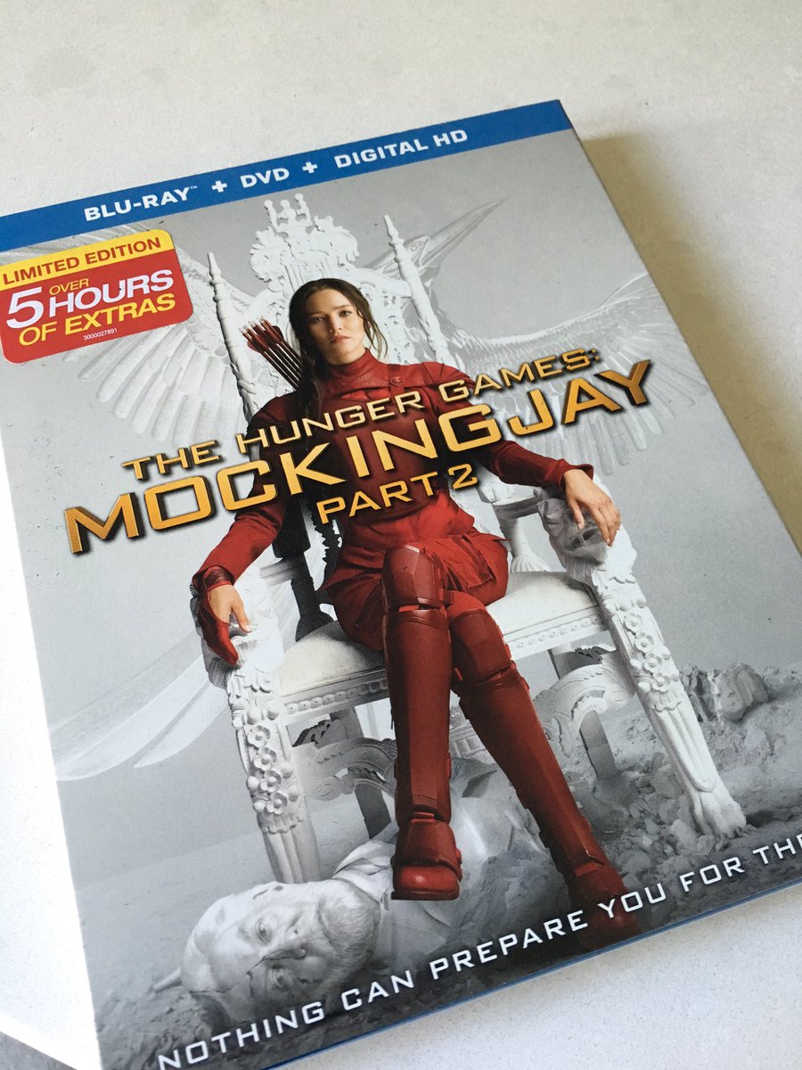 Sisanie's tweet photo. Did you buy yours this week? 🙌🏼 #MockingjayDVD https://t.co/C9X8Mix2Ma