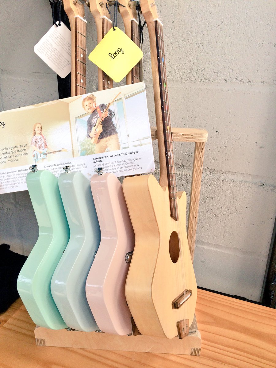 GuinchaM's tweet photo. Las @LoogGuitars en Uruguay. #Guitar #3strings https://t.co/W4MP4nZrWm