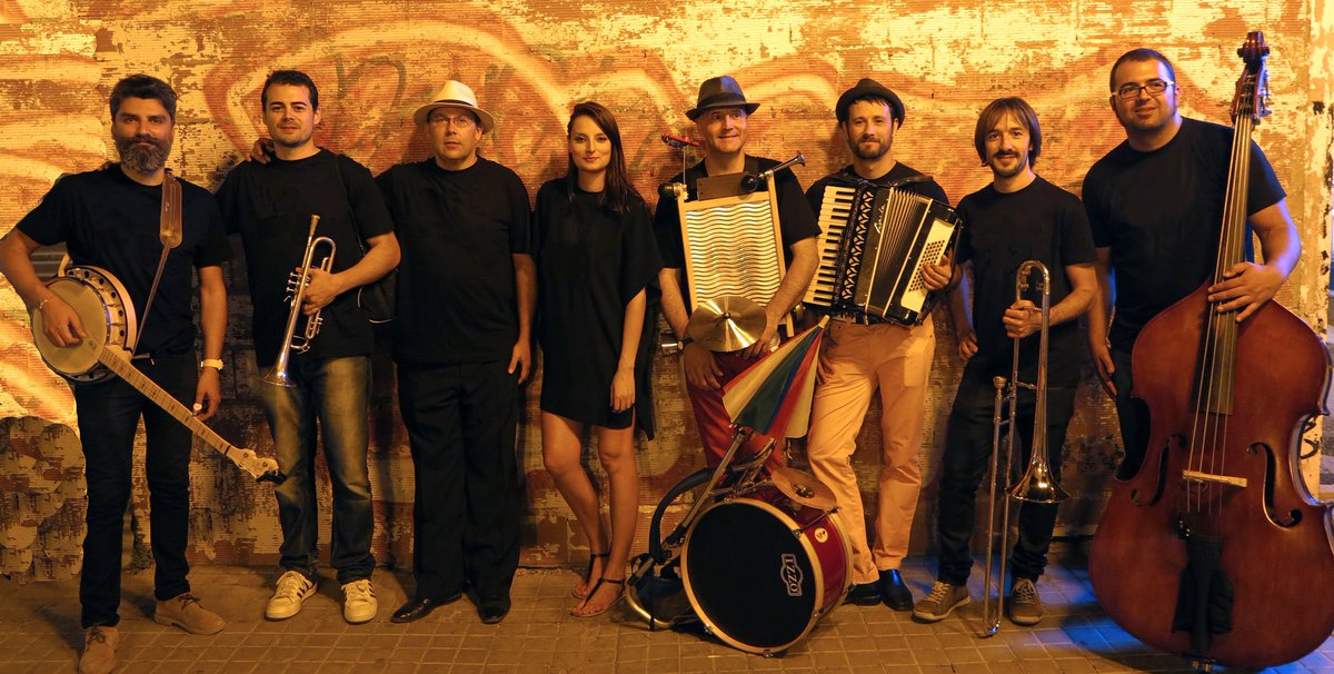 Clubjazzmil's tweet photo. El viernes 1 de abril 23:00h. en el Café de la @CasadelaCvltvra, Dixie Project. Diversión al estilo de los años 30. https://t.co/MzxZJvPDJb