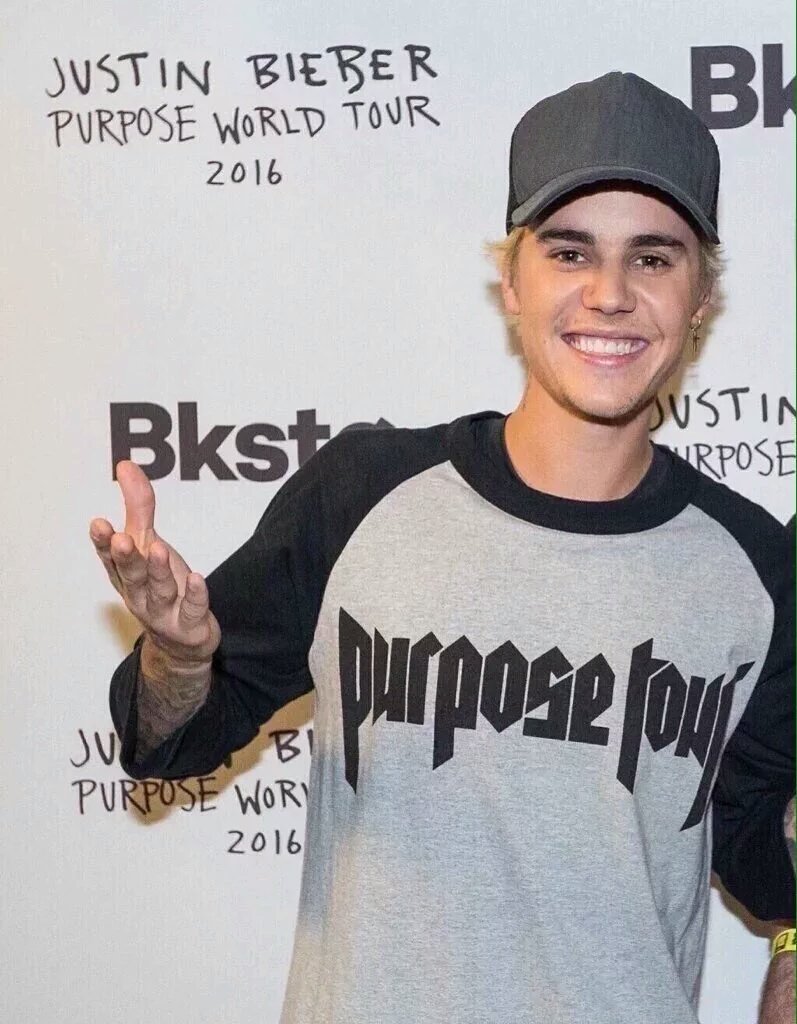 ollgnow's tweet photo. a única coisa que me interessa nisso tudo é ver o sorriso do justin no final, o resto é resto BRAZIL SUPPORT JB https://t.co/WQKUl1r7b9