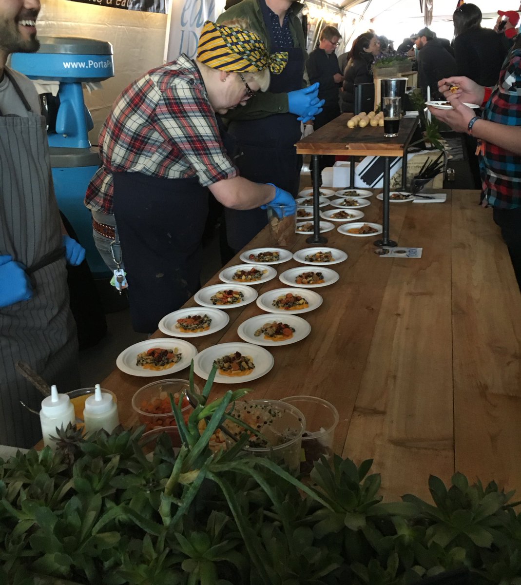 treefortfest's tweet photo. @foodfortfest popping off!  Come try these delicious eats from @StateAndLemp #treefort2016 https://t.co/ToVbQrA79B