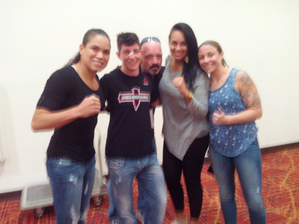 EntModern's tweet photo. @EntModern Great group of #Killers with Smiles! #WMMA #Invicta16 @capebreton1973 @_MR504 @irena_N89 Bam!!! https://t.co/4lgrLosZJV