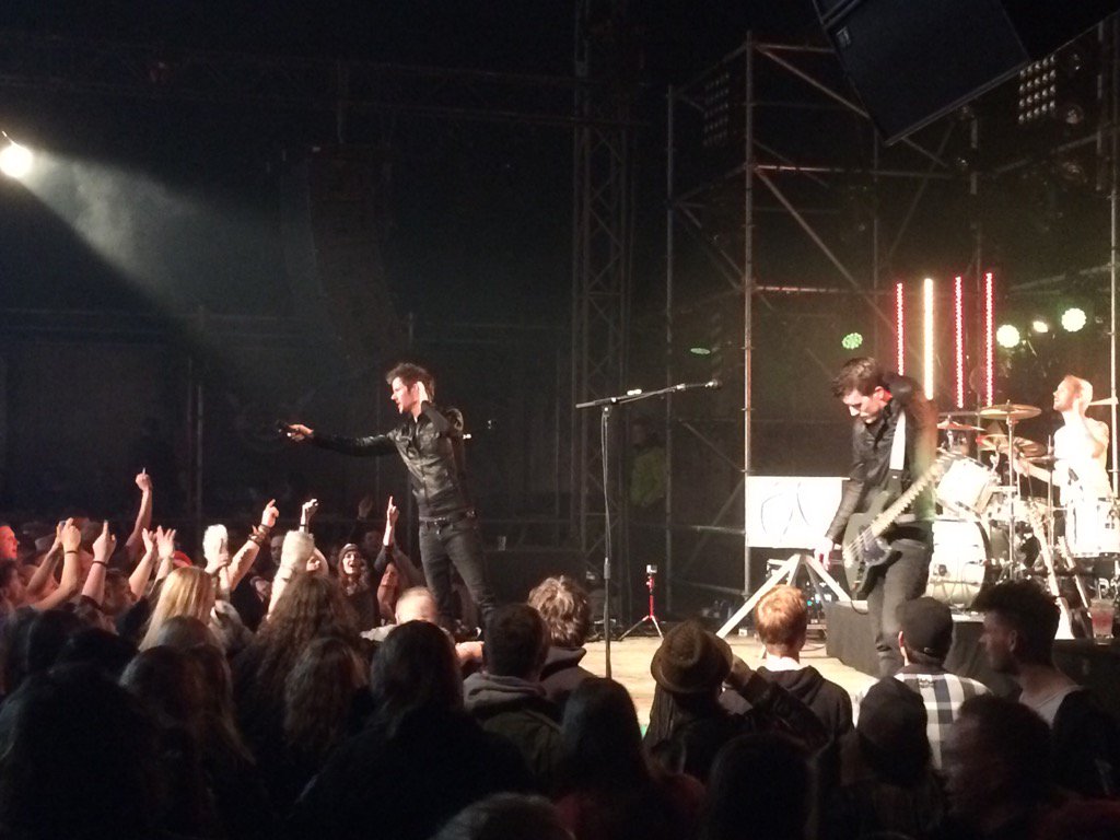 MickyDWolf's tweet photo. Afsluiter in de Resto @Paaspop #Musest #KeiGoed https://t.co/vdIUd7bjRu
