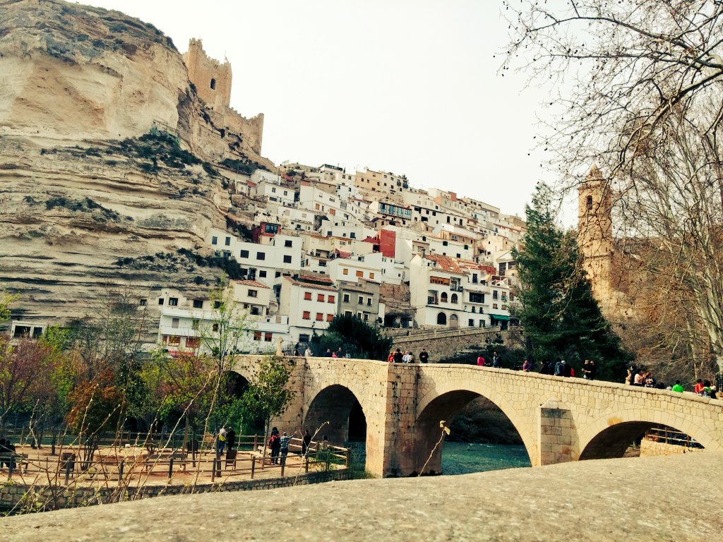 S_A_18_3's tweet photo. #AlcaladelJucar es bonito, pero con @arancha1803. Es precioso! https://t.co/EXsDonhA7B