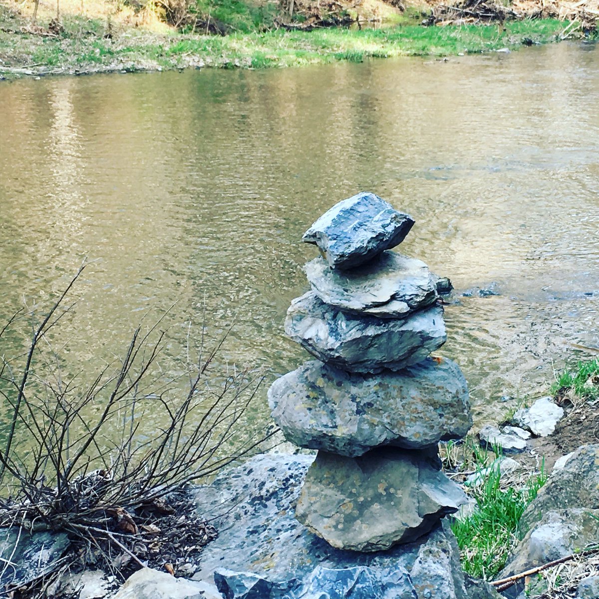 christyllee's tweet photo. Finally had an opportunity to pull over and get a picture of this... #mysteryrockformation #rockbridgeco #LoveRoCo https://t.co/p1nRxnxjVy