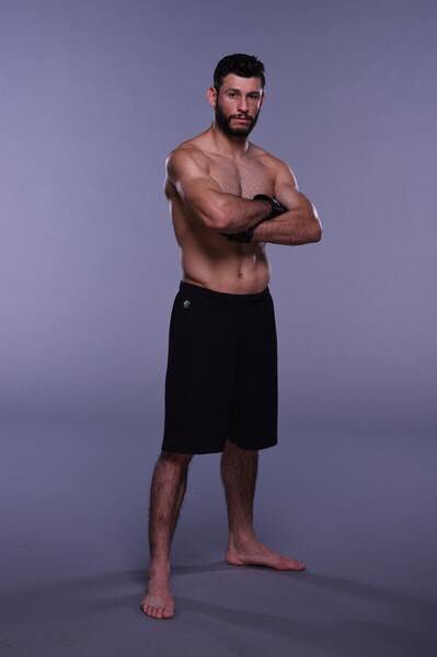 AdrenalinaSN's tweet photo. Polo "Toro" Reyes vuelve a la acción en el octágono, tendrá la oportunidad de lucirse en la cartelera de #UFC199. https://t.co/D4aFxZKL9o