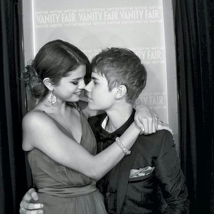 JBLoveKid's tweet photo. I literally can't deal😍😍😍🙌🏻🙌🏻😭😭 #Jelena #Tb #INeedThisBack https://t.co/eYklK8qcX3