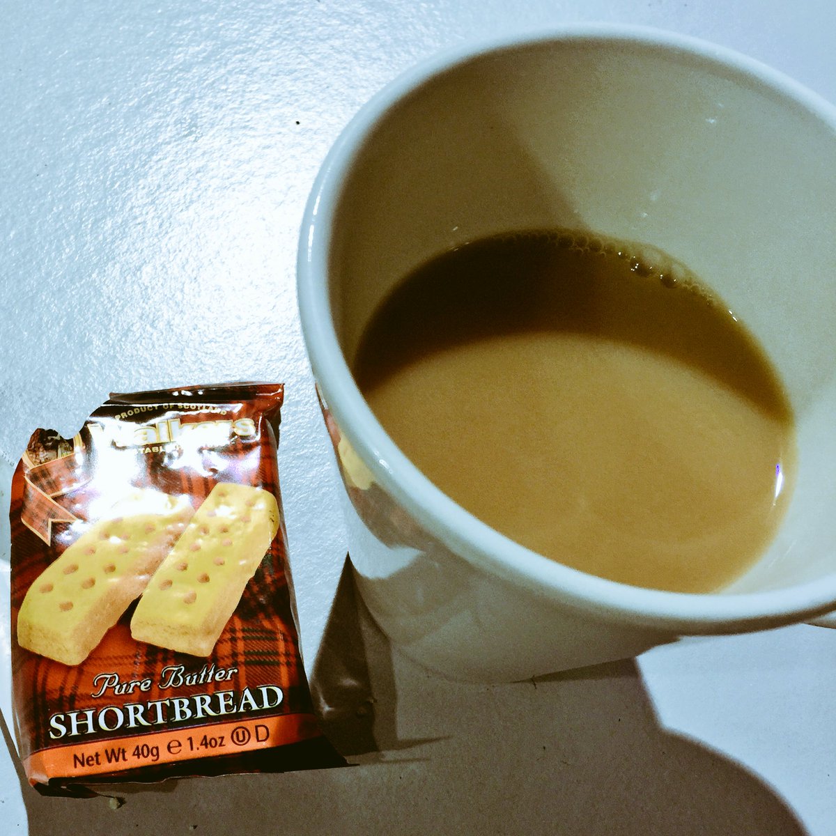 thebeardband's tweet photo. Getting proper looked after here @GentingSouthprt #casino on tonight's gig..
#brew #biscuits #shortbread @RikBridge https://t.co/jY0c1N4E0u