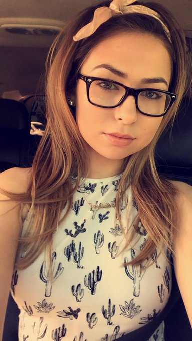 Way too nice of a day to not be out! First time out in Santa Barbra and it's quite lovely ☀️💕 https://t<a href="/tag/wonderwoman"class="tags"><span>#wonderwoman</span></a>