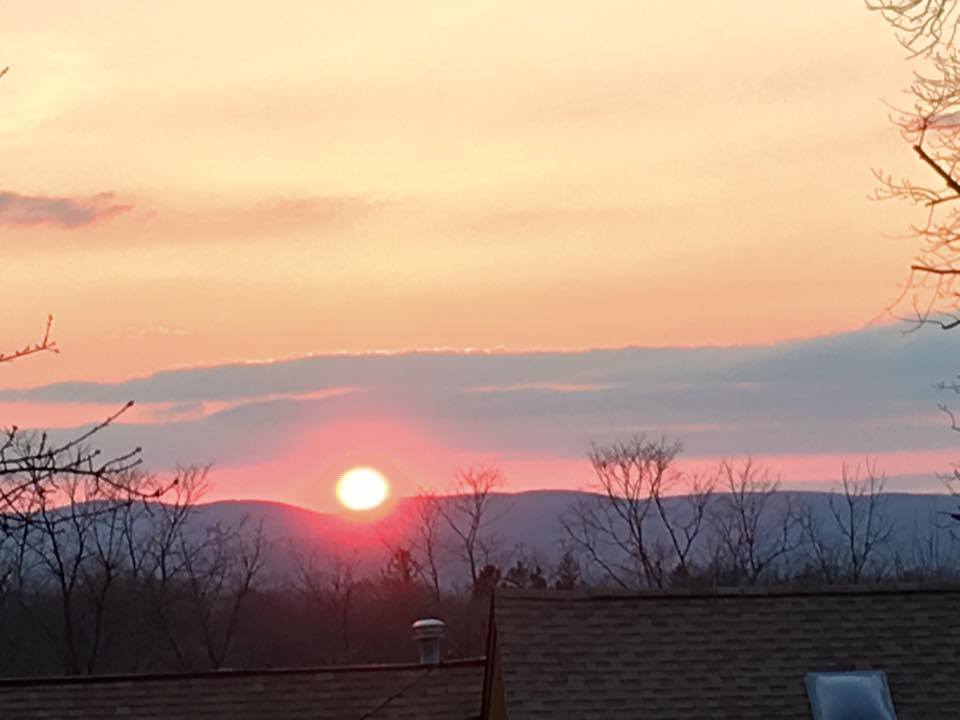 BillyHallowell's tweet photo. Tonight's sunset. #GoodFriday #Jesus https://t.co/VS1ppt3Ys7