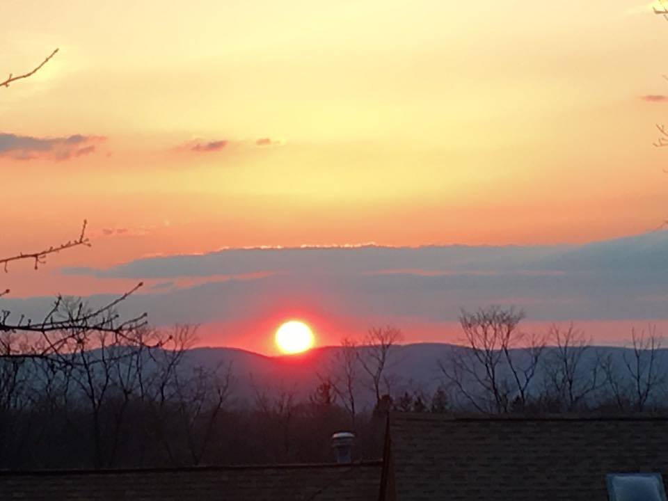 BillyHallowell's tweet photo. Tonight's sunset. #GoodFriday #Jesus https://t.co/VS1ppt3Ys7