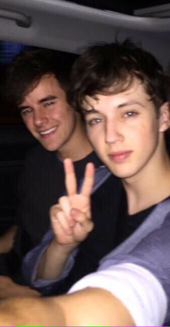 hotvnot's tweet photo. WHO IS HOTTER? 

RT for tronnor 
LIKE for troyler https://t.co/Cj1P8QV0wl