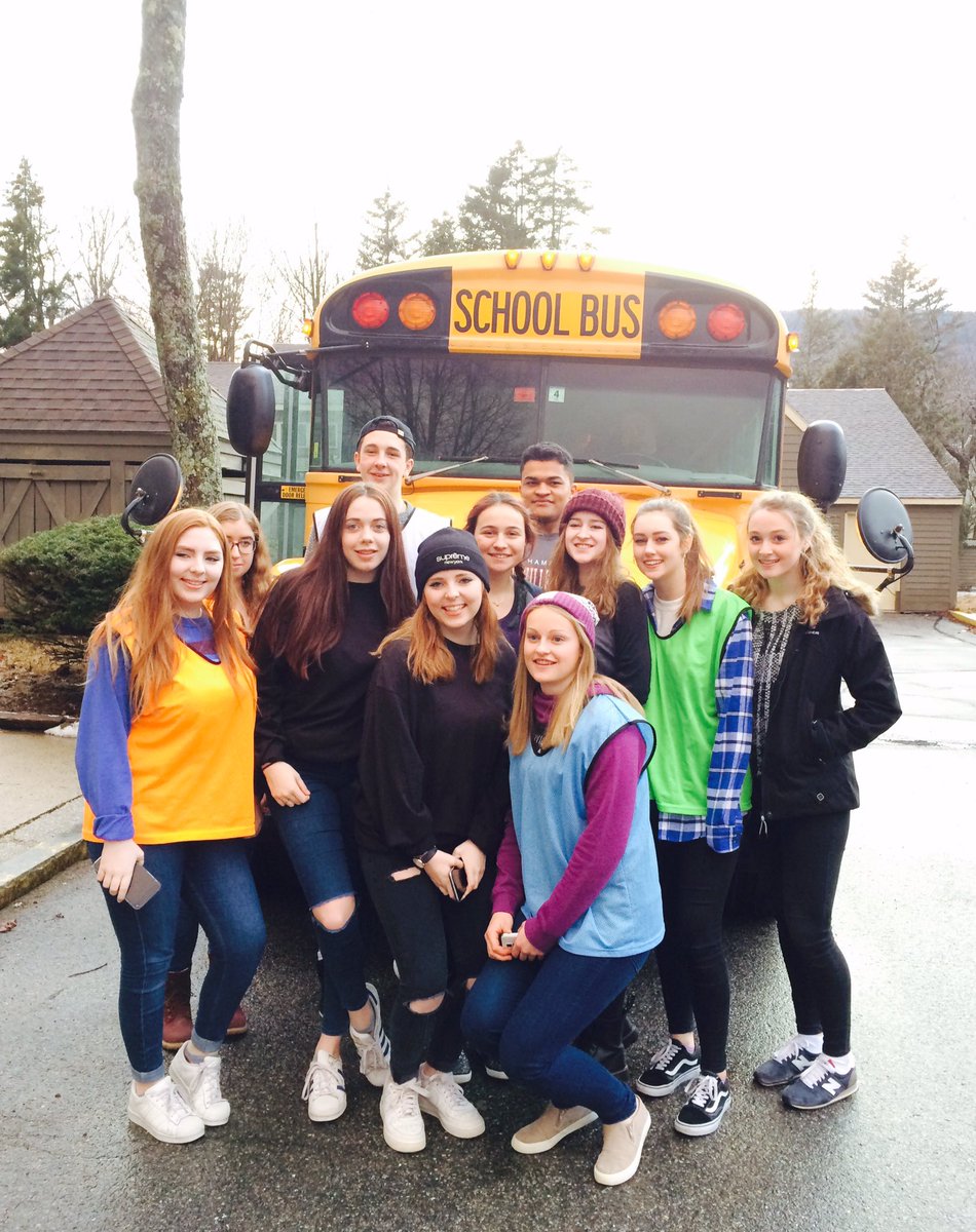 CVCsnowsports's tweet photo. #CSFUSA2016 School bus transport to our bowling venue. https://t.co/5qX27BVQXA