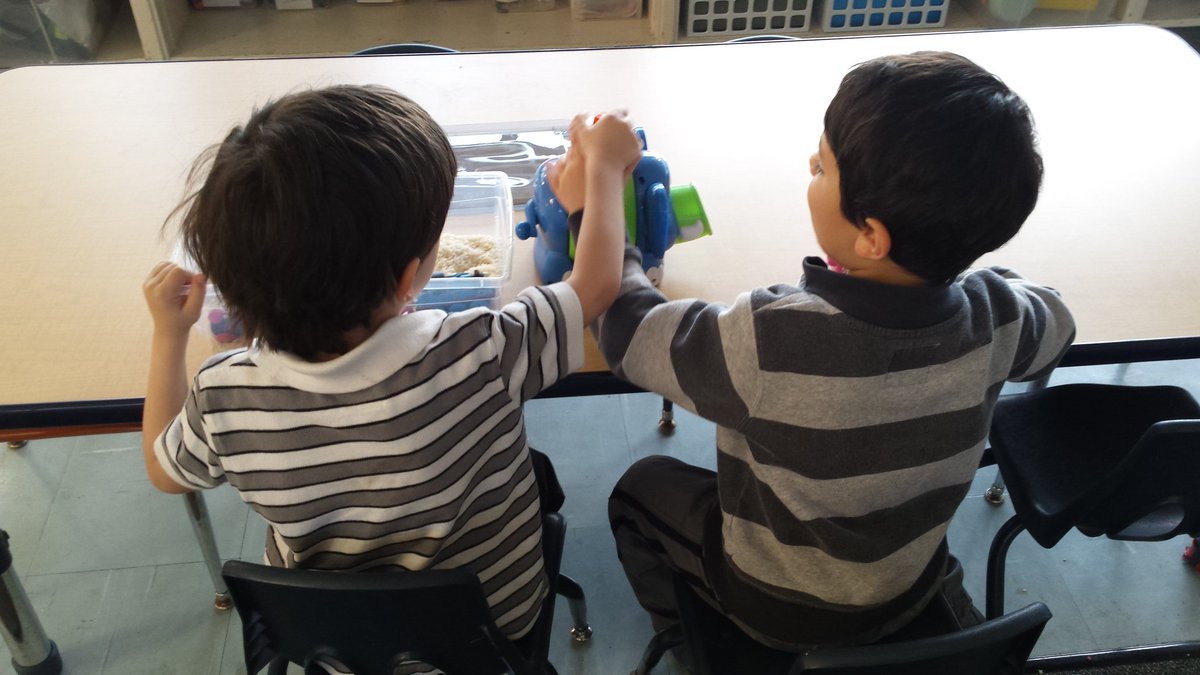 MEIPPPandas's tweet photo. Friends w/ advanced skills step up & help others who are still learning! #peermodel #socialskills #each1teach1 #play https://t.co/q1YjBbRjFF