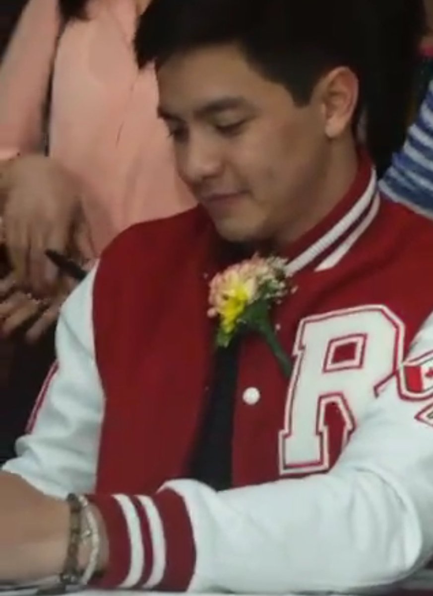 Shashuling's tweet photo. I vote #AldenRichards for 100 handsome faces of 2016 #TBworld2016 @DTopbeautyworld https://t.co/z3ZOSfhzXe