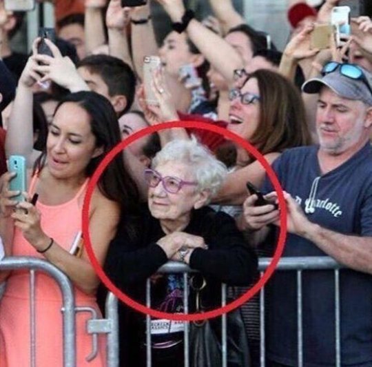 losdelared's tweet image. Los mejores recuerdos se guardan en tu memoria y no precisamente la "extraíble". #LDLR