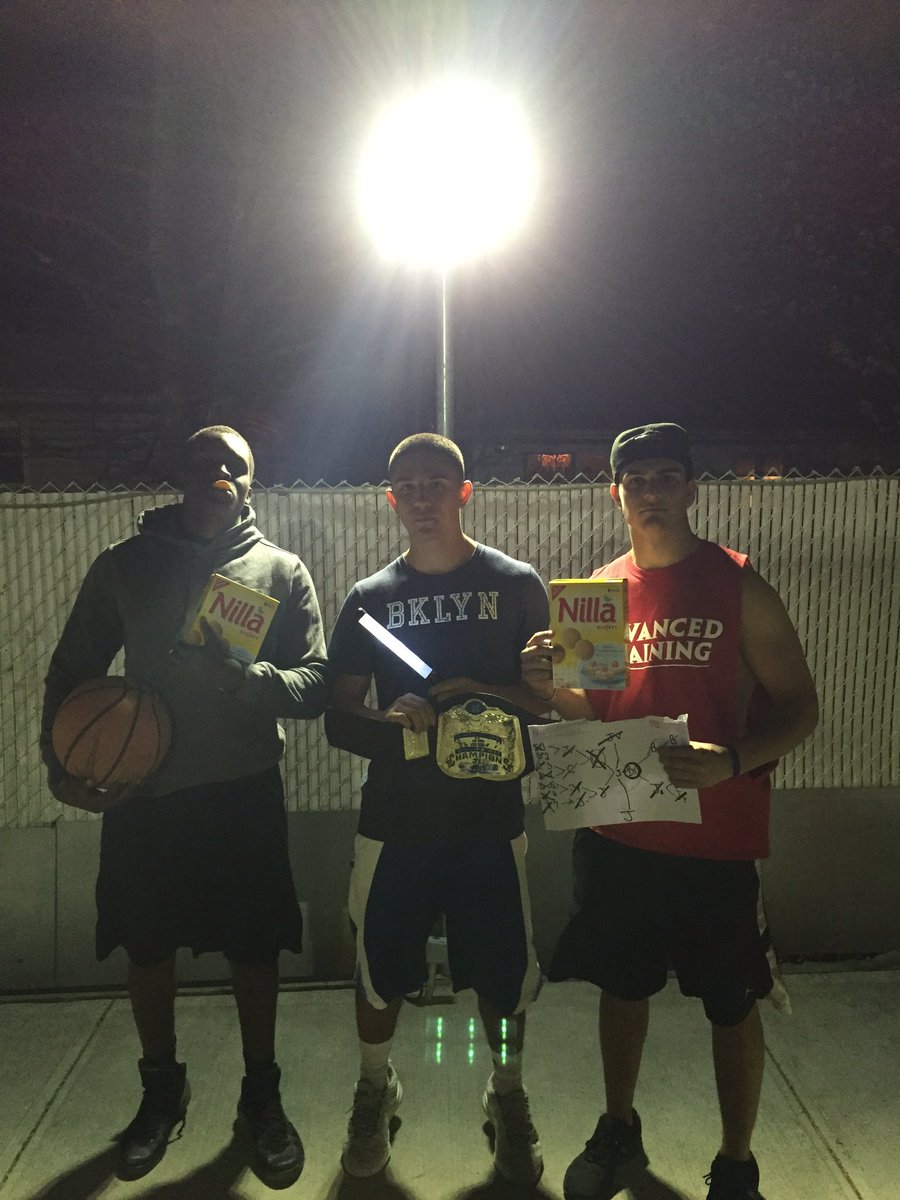 nickmanfre_'s tweet photo. 2016 Nilla Champs @Nick_bartiromo @Richard_Noruwa #thatmakes7💍 https://t.co/LUw8sbFWWa