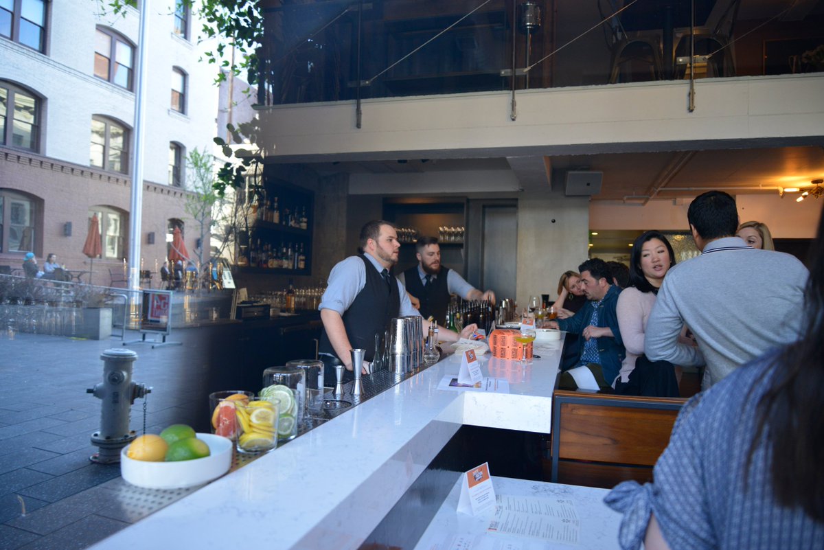 oro_sf's tweet photo. #FlashbackFriday to our "No Kid Hungry Happy Hour" event! See more: https://t.co/j7HxrcVTZN #OroExperience https://t.co/dpyNYm1Np4