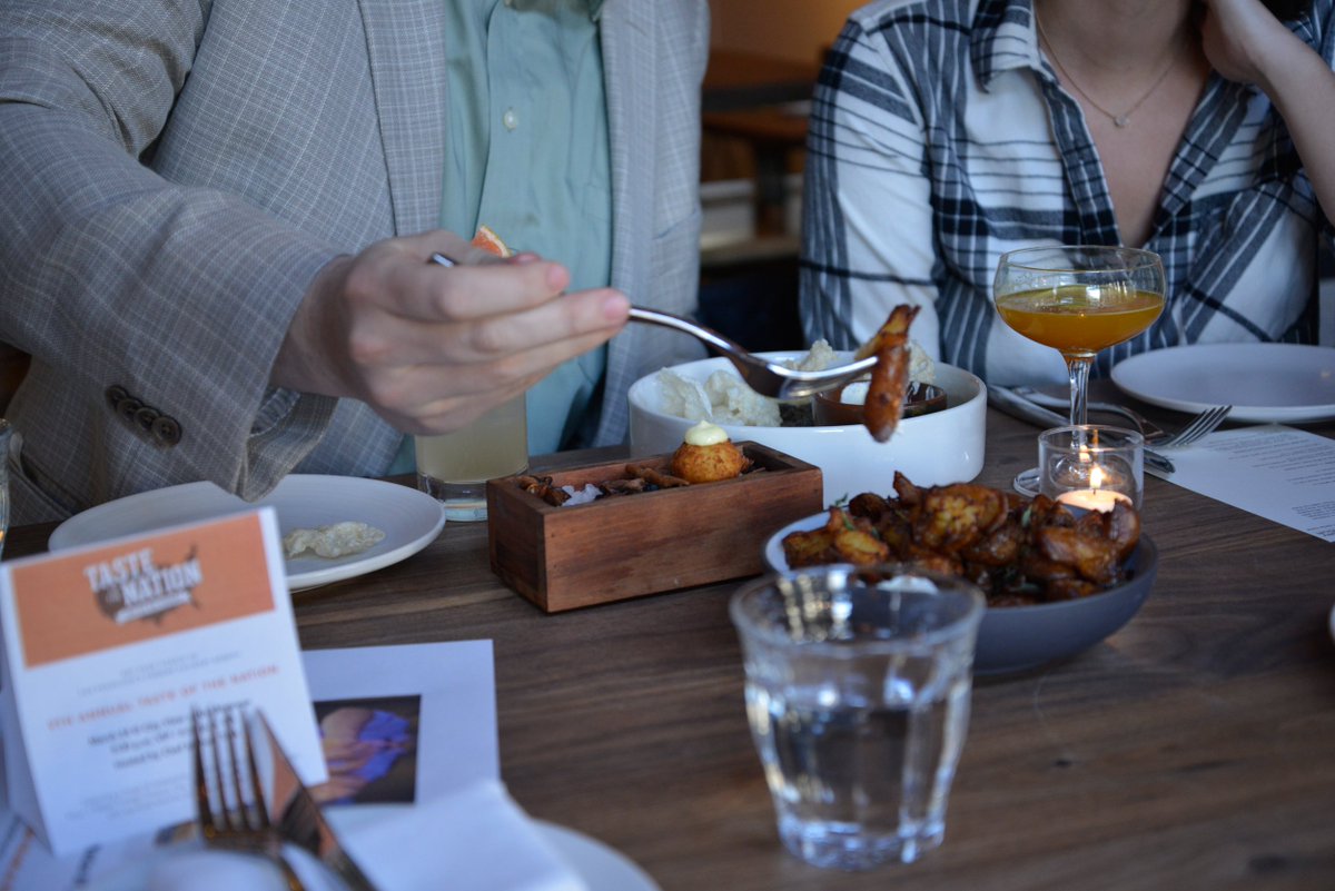 oro_sf's tweet photo. #FlashbackFriday to our "No Kid Hungry Happy Hour" event! See more: https://t.co/j7HxrcVTZN #OroExperience https://t.co/dpyNYm1Np4