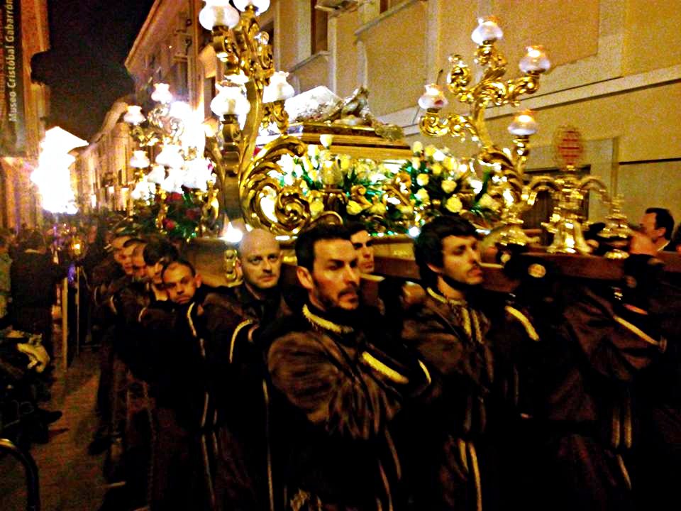 JosLuisPinero's tweet photo. MULA Procesión del Viernes Santo  https://t.co/8o2pGDUgsF https://t.co/R7D3H0zwWP