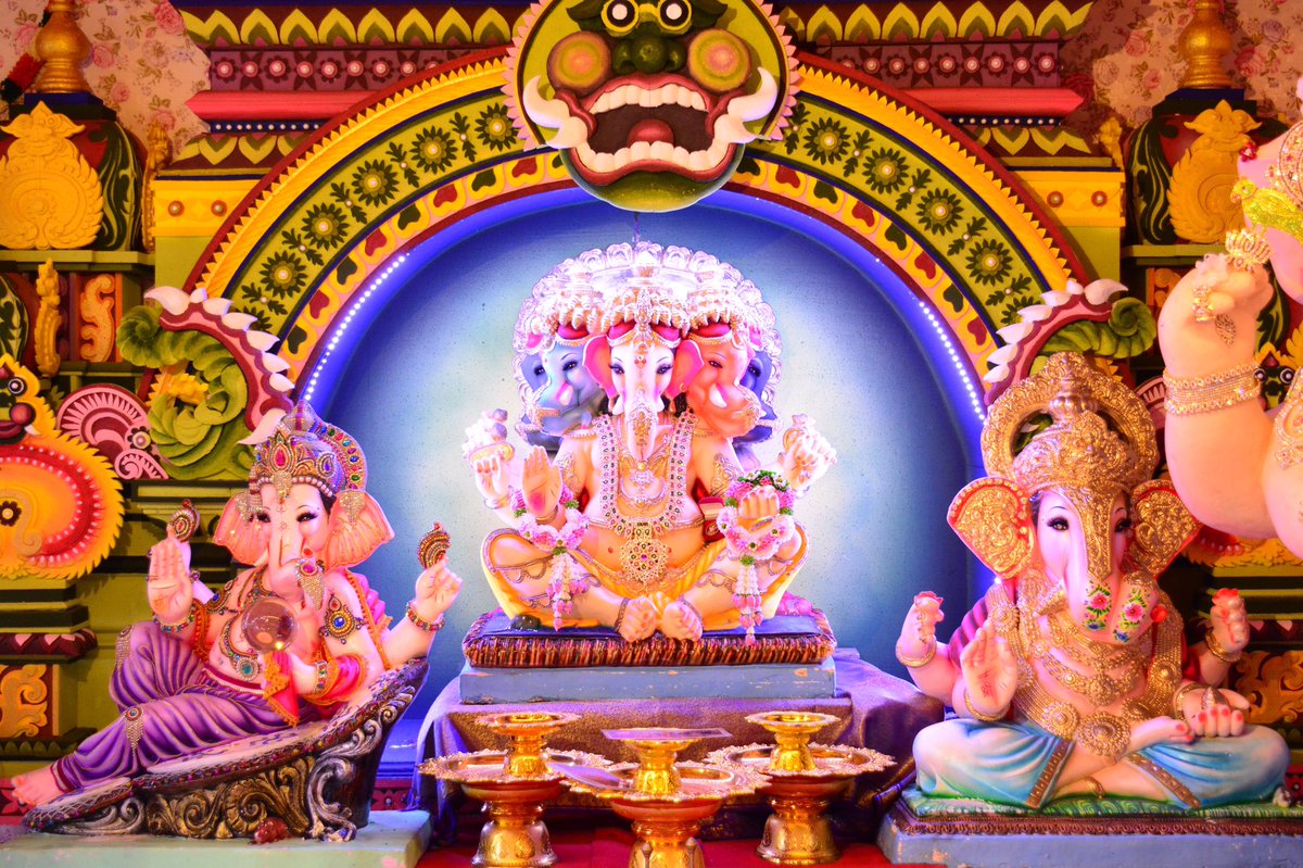 HourAsia tweet media