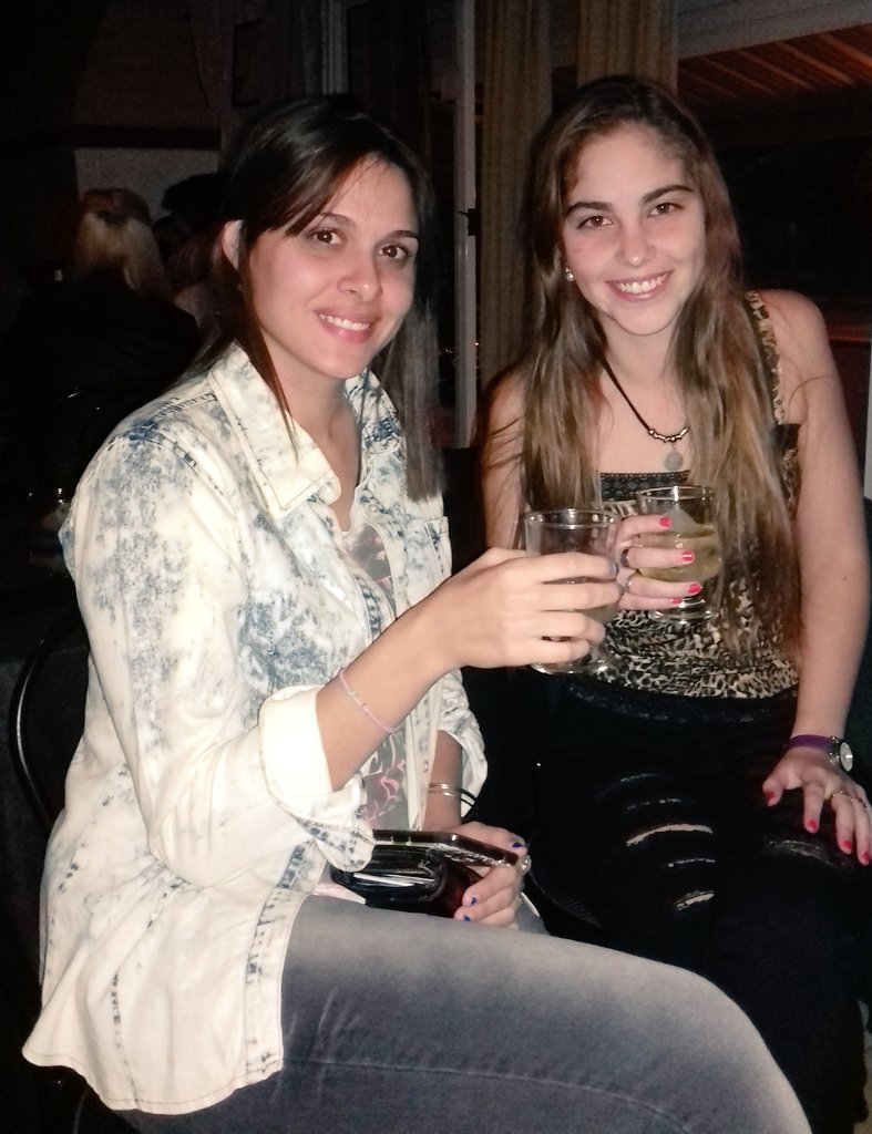 MaguiiAvila's tweet photo. #HomeroBar 😊😀💕🍸🎉🍺 https://t.co/liXyBbfZ2P