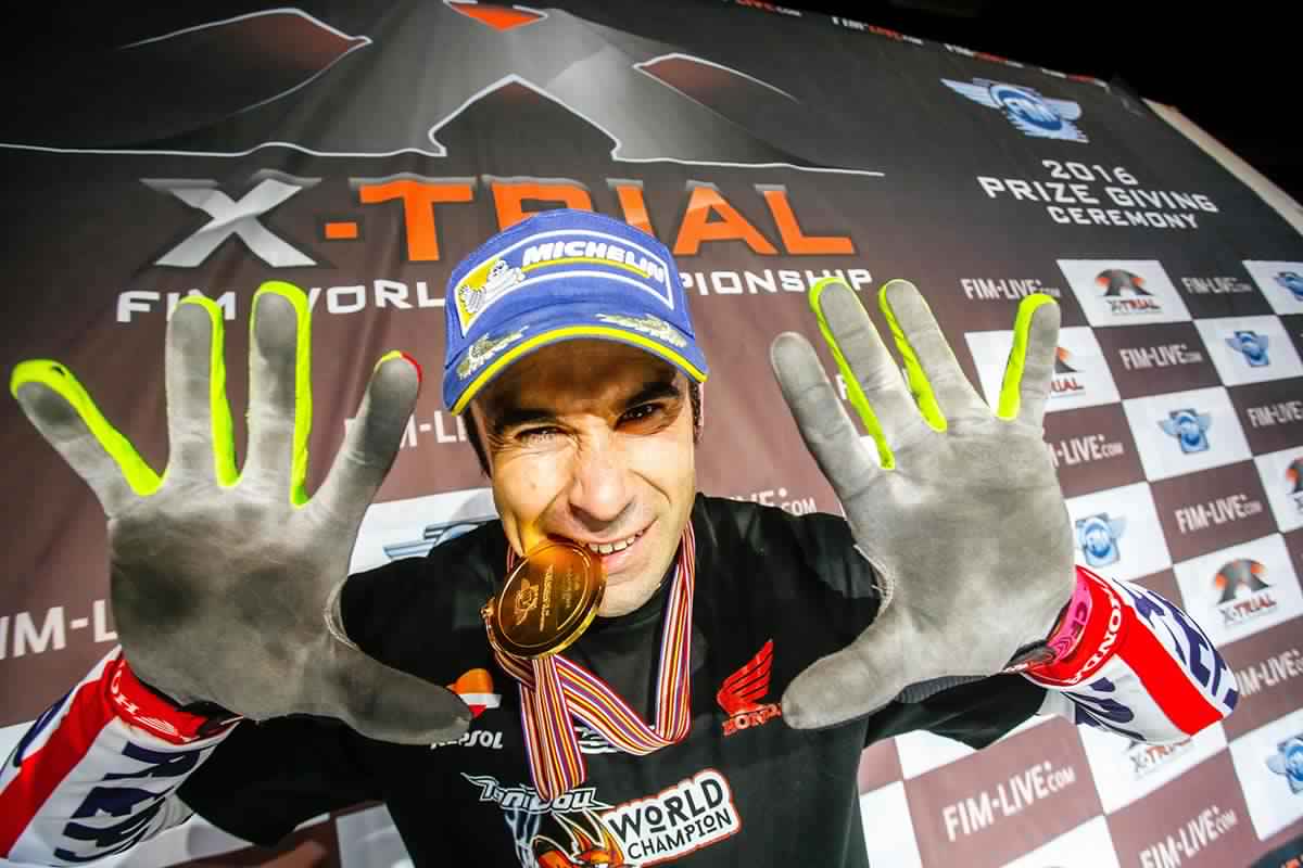 Un fantástico Toni Bou conquista el décimo título X-Trial y continúa alargando su leyenda -> trial.hondaracingcorporation.com/report/2016-x-…