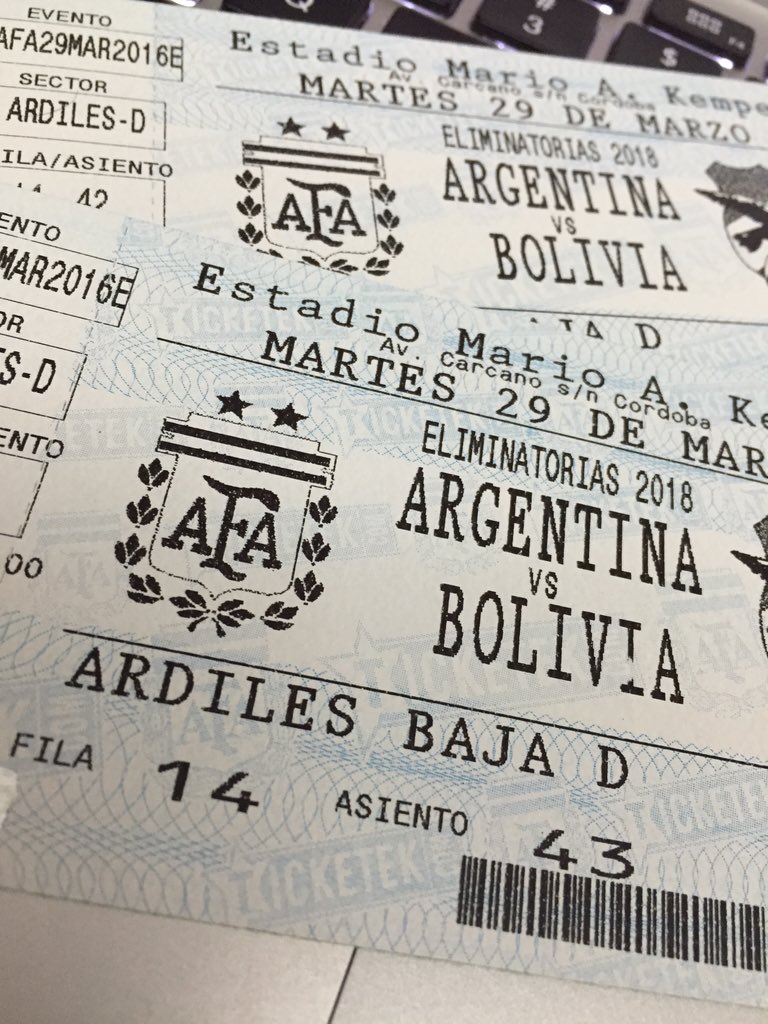 AtaqueFutbolero's tweet photo. #ElSorteoDeAF ¡Participá por DOS ENTRADAS para ver Argentina - Bolivia en el Kempes! ➡ Like a @AtaqueFutbolero y RT https://t.co/KpRLVXTSGx