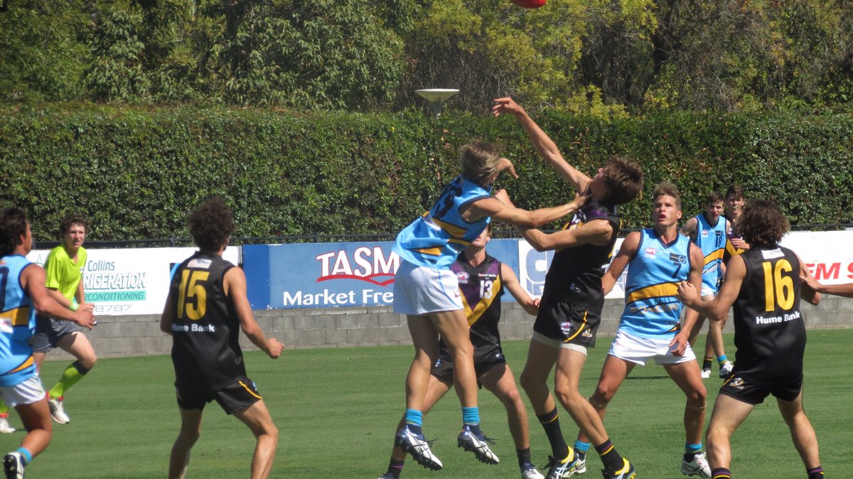 Final siren in the Bendigo Pioneers v Murray Bushrangers u/16 game  Pioneers 11.10.76 to Bushrangers 6.5.41
