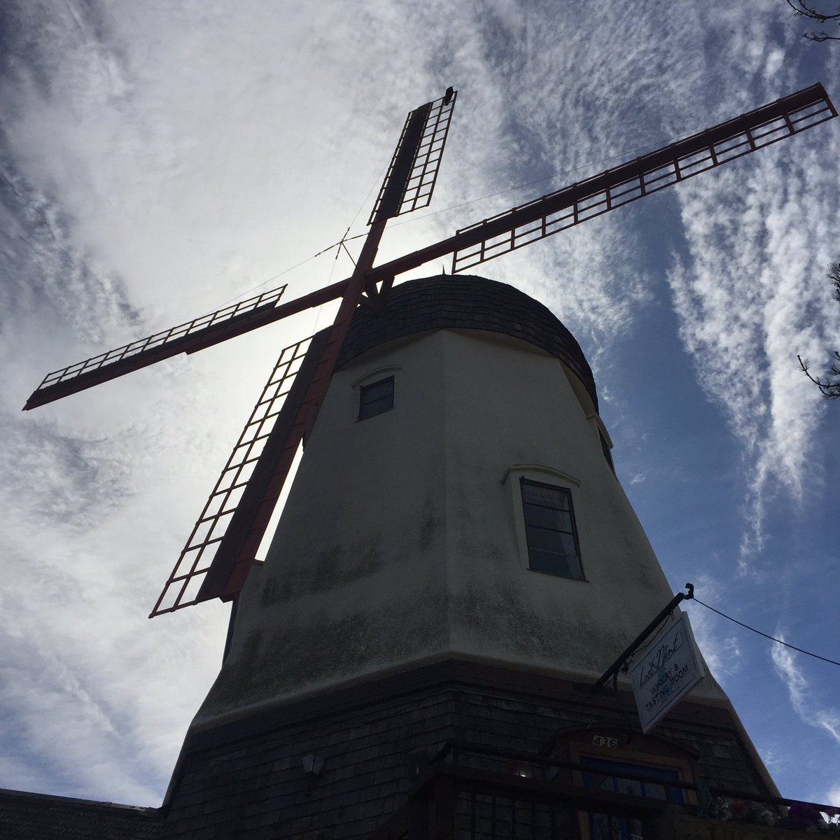clarissejoyy's tweet photo. #Solvang #LittleDenmark https://t.co/Enfvw1r4Oq