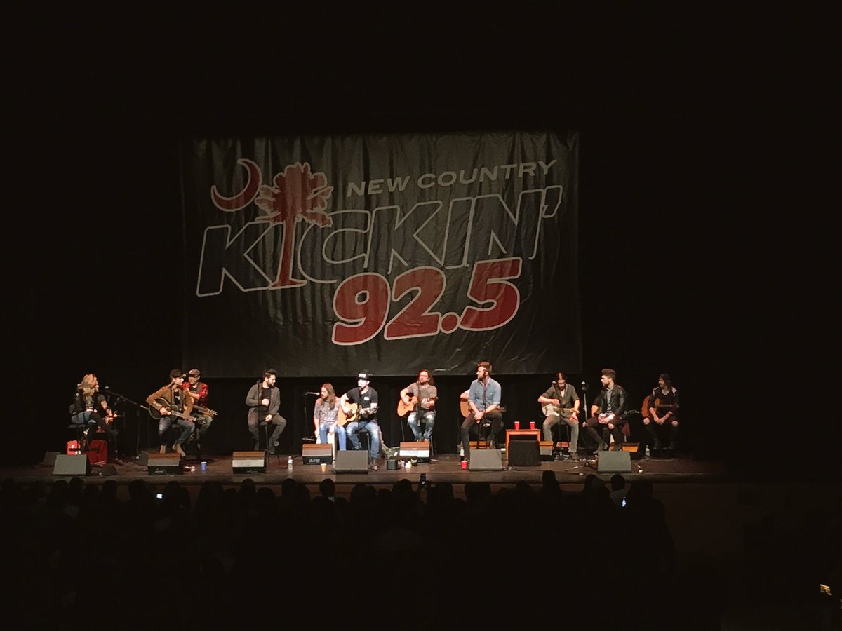 Southbound_17's tweet photo. Out of all 5 acts tonight, @Lauren_Alaina stole the show. 10/10 would see again 🙌🏽#SpringBreakUnplugged https://t.co/dfty4NPEcK