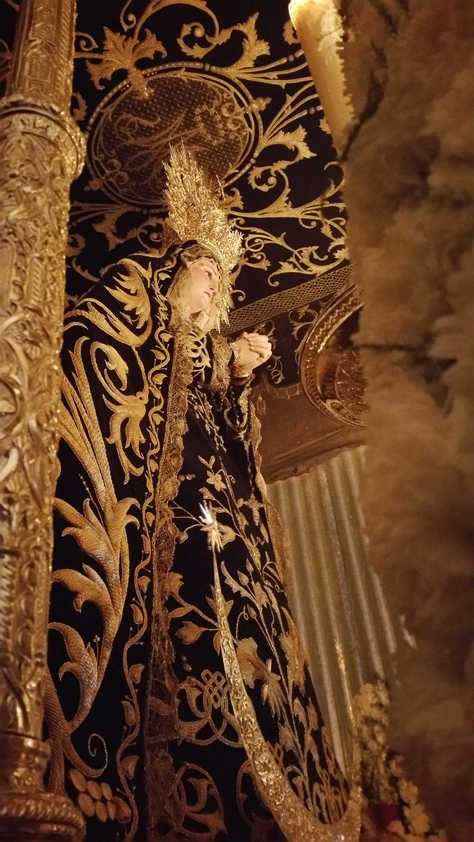 V.Dolores Arahal mágico viernes santo <a href="/ArtesacroT/">artesacro</a> <a href="/elllamadorcsr/">elllamadorcsr</a> <a href="/InciensoyAzaha/">Incienso y Azahar</a> <a href="/LaPasionCTV/">Información Cofrade</a> #SSantaSevABC