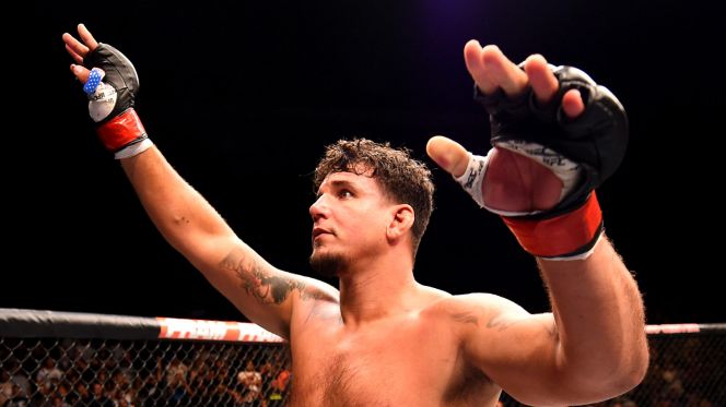 UFCONFOX's tweet photo. Frank Mir says Mark Hunt hits harder than anyone he's ever fought, before: https://t.co/lQ5ARlKMqR https://t.co/tWtJ3SNllE