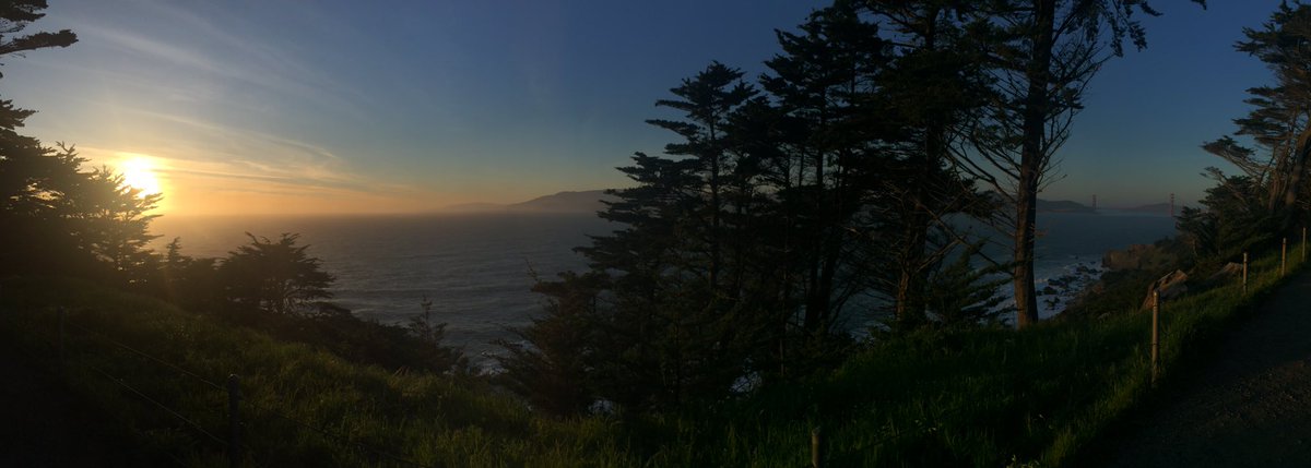 wheretoleila's tweet photo. There's this sweet spot on the way to #EaglesPoint at #LandsEnd where you can catch the sunset and the bridge! 🌅🌉 https://t.co/ru5LbhJKTW