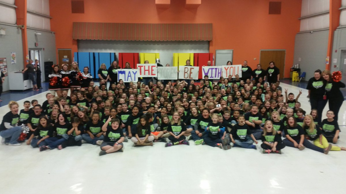 TowerPrincipal's tweet photo. #STAARWarsPepRally2016! @HardinBurk @burkburnettisd https://t.co/i8CVsC4FBP