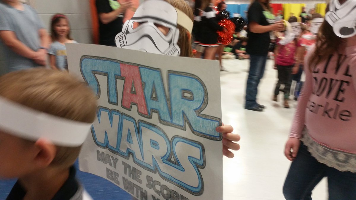 TowerPrincipal's tweet photo. #STAARWarsPepRally2016! @HardinBurk @burkburnettisd https://t.co/TKzfnAZH2K