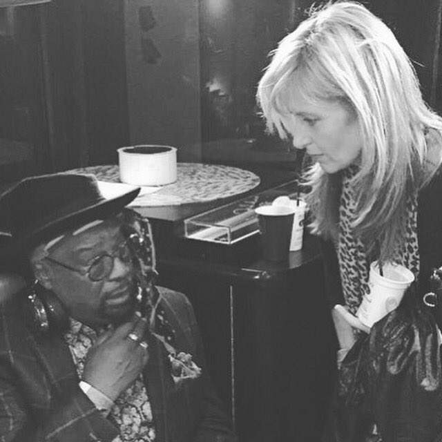 MaggieCarnes's tweet photo. Is it just me or does this look like I'm taking @george_clinton s dinner order? #funkwithgeorge man! @lennonbus https://t.co/dTc3YfwhzA