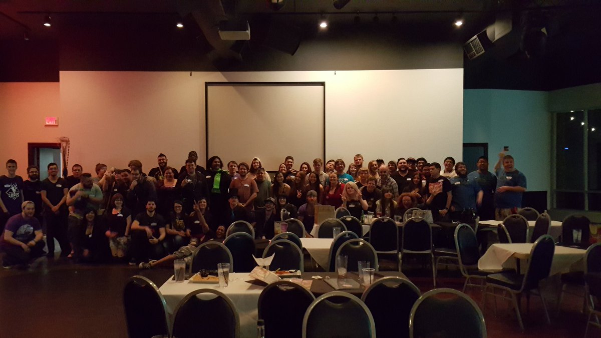 Stream_AZ's tweet photo. TwitchAZ meetup! More people showed up after! 80+ people https://t.co/6FpTyaFY9F