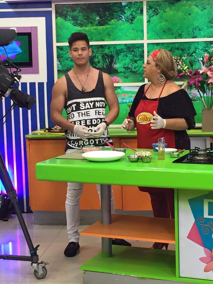 HermosaJonathan's tweet photo. En  el Programa Día A Dia 😌 https://t.co/ctD959dA8U