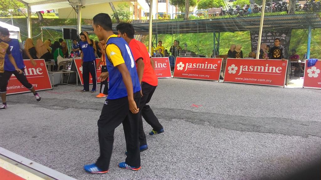 ABC_ukm's tweet photo. Jomm turun tengokk street soccer 🏃⚽
#abc16 #kab #ukmpride
@UKMtwt @BangiCommunity https://t.co/7jBUaoSyd3