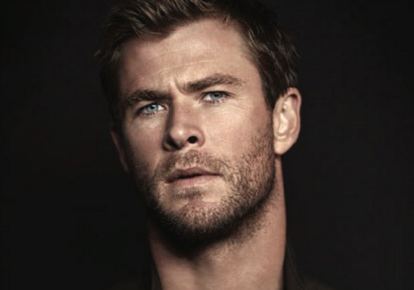 eentertainment's tweet photo. Why Chris Hemsworth moved his family back to Australia:  https://t.co/9mQEJWPrKZ https://t.co/aWHSFR7mXS