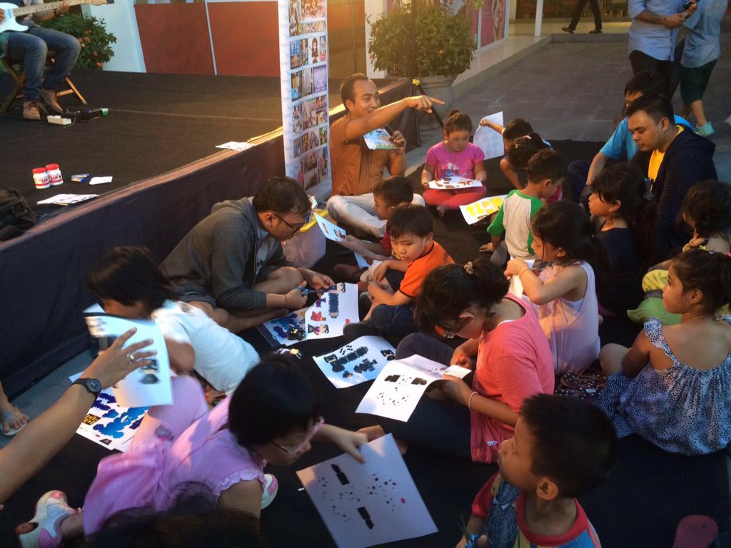 free workshop berlangsung seru dan panas di malam hari.. hehe #perikertas #peribali