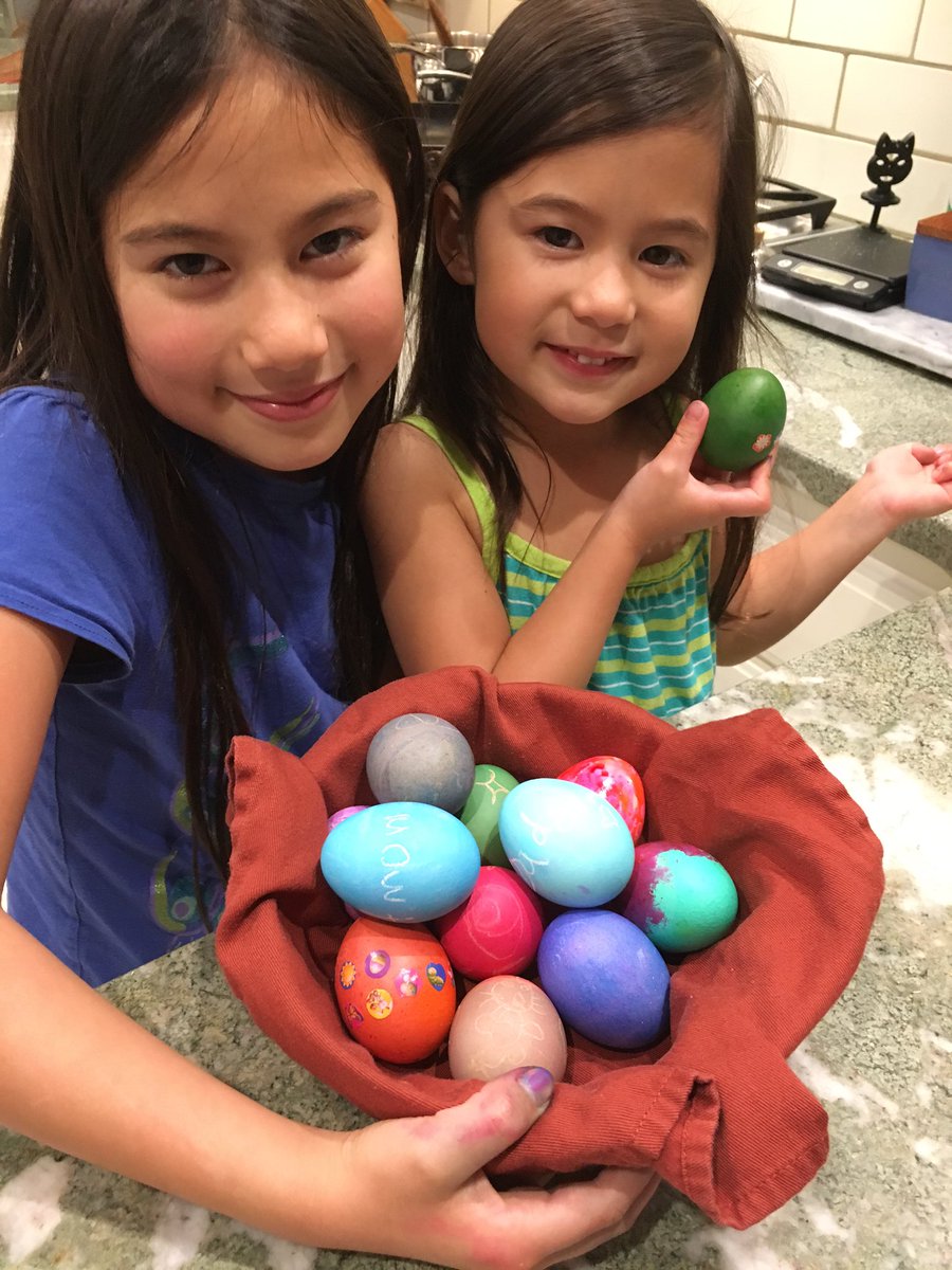 rochele's tweet photo. Friday night egg coloring! https://t.co/I9epklzBYY
