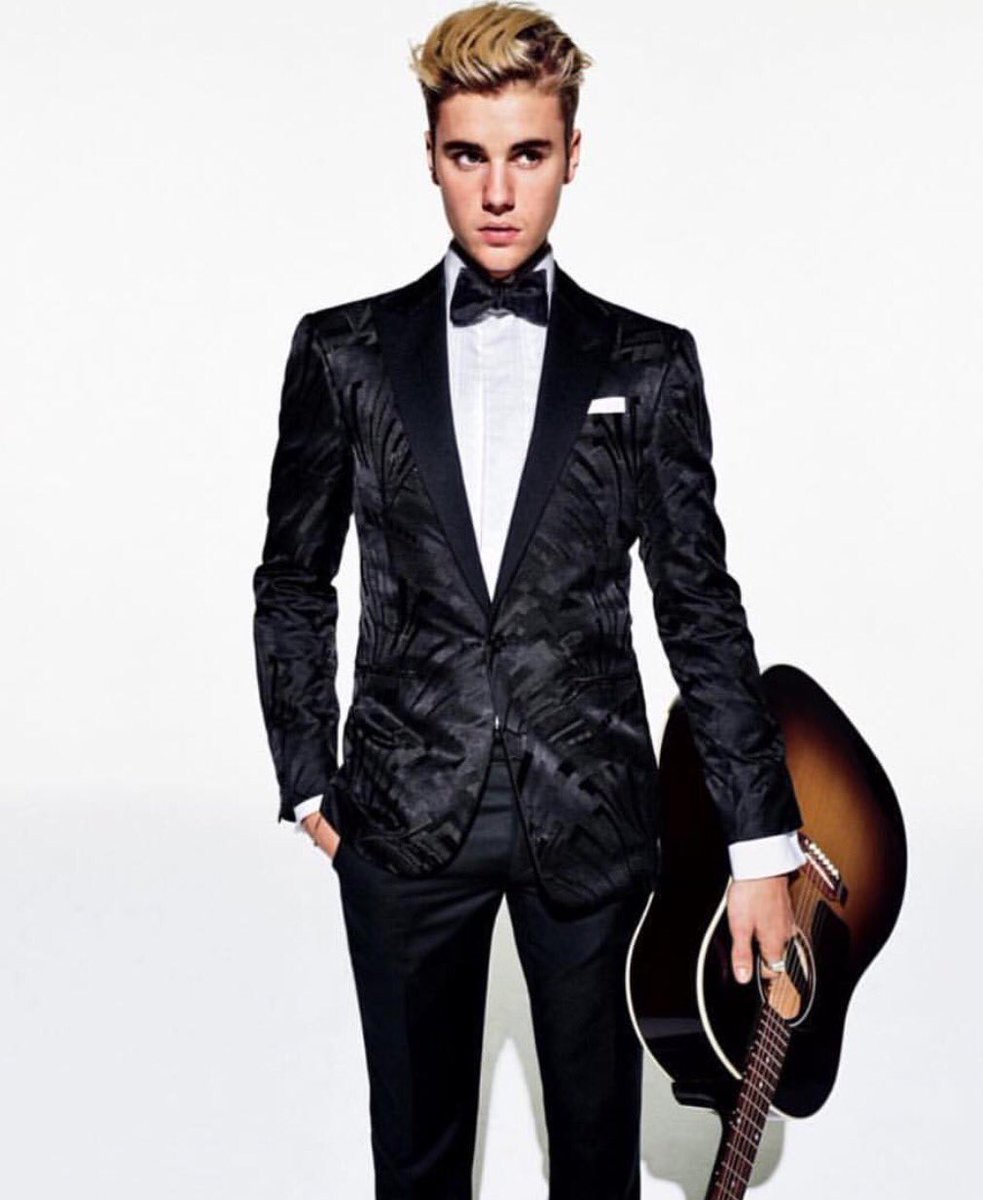 stringingbieber's tweet photo. @justinbieber i still can't get over this photoshoot?? https://t.co/xxGvXRB61c