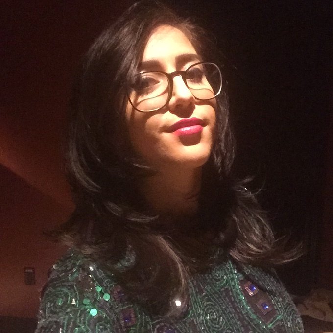 I tried to take a photo of my hair but it's too dark in here... https://t.co/qUWa4smNDN