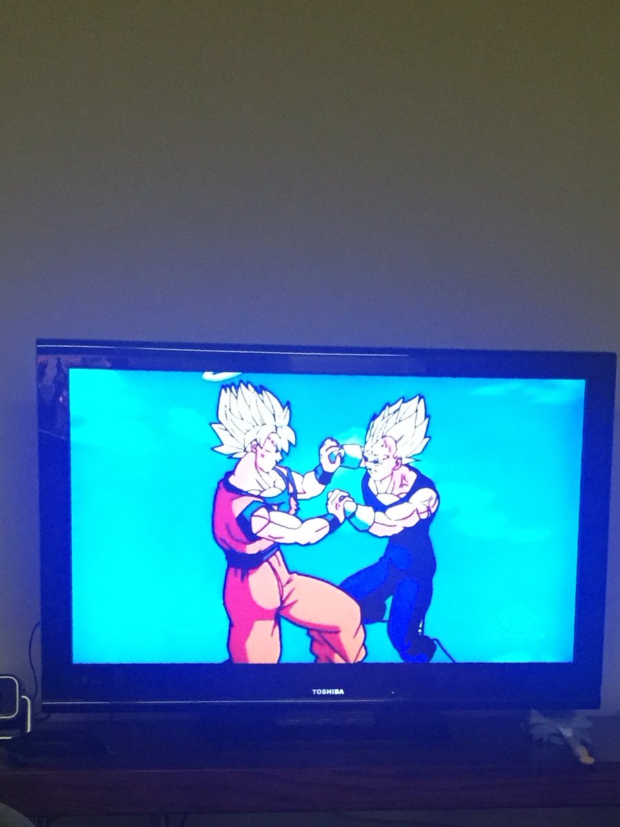 KJIsAmbitious's tweet photo. I'm a nerd. #DBZLife https://t.co/yJpePjRUrr