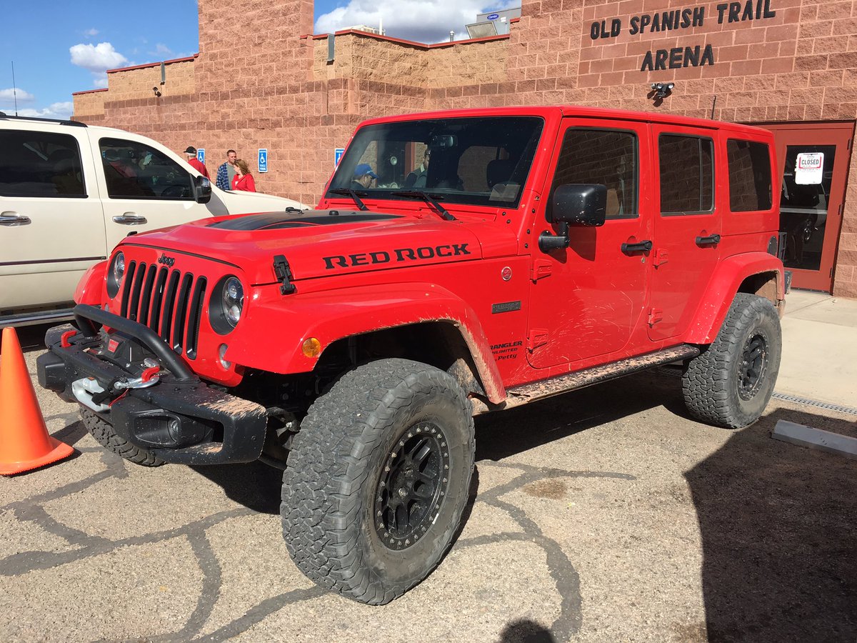 JPFreek's tweet photo. Rigs from #EJS2016 #50thEJS, found Red Rock Wrangler #3 of 50 https://t.co/flk86vZQyg