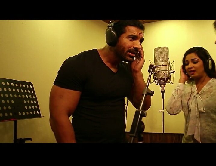 chaitusg's tweet photo. @TheJohnAbraham &amp; @shreyaghoshal in movie &amp; song
#Har #jagah #har #kahi #pe #hai #ha #usika #nur
#Alfazo #ki #Tarah https://t.co/Xm0AOYyZ6d