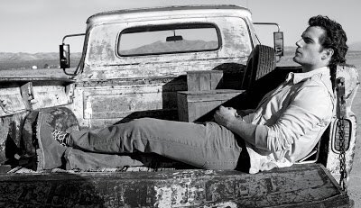 Goodnight world, if you'd like to plot. Slide into my DMS or mentions and I'll reply in the am. #Offline